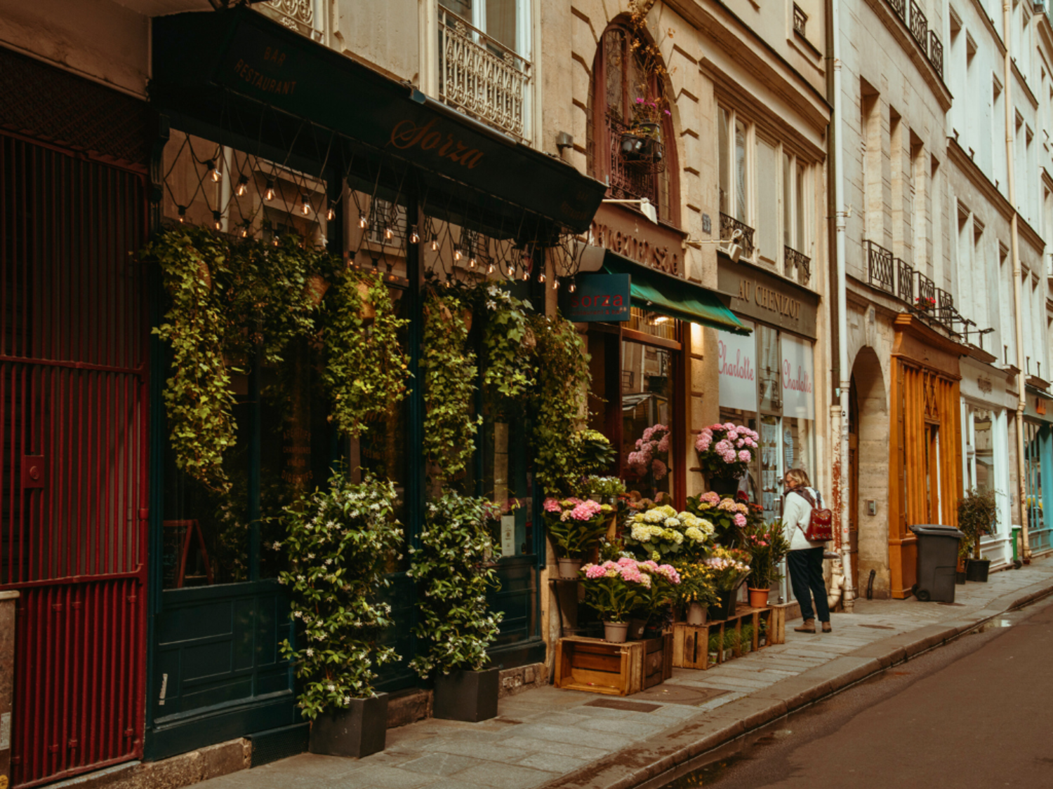 Expat Guide: Living in France — A Simple Starter